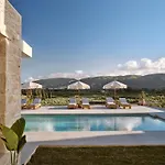 Armela Villa, With Pool & Captivating Views, By Thinkvilla וילה *