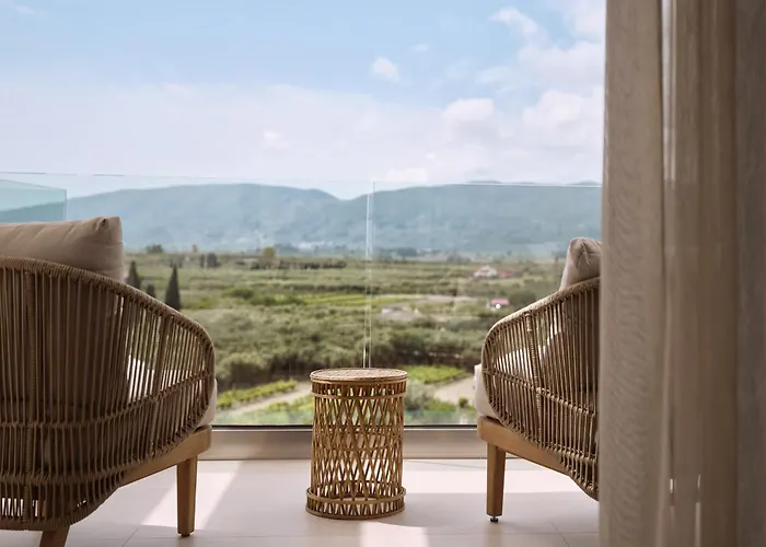 Armela Villa, With Pool & Captivating Views, By Thinkvilla * Kalipádhon