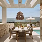 Armela Villa, With Pool & Captivating Views, By Thinkvilla Kalipádhon
